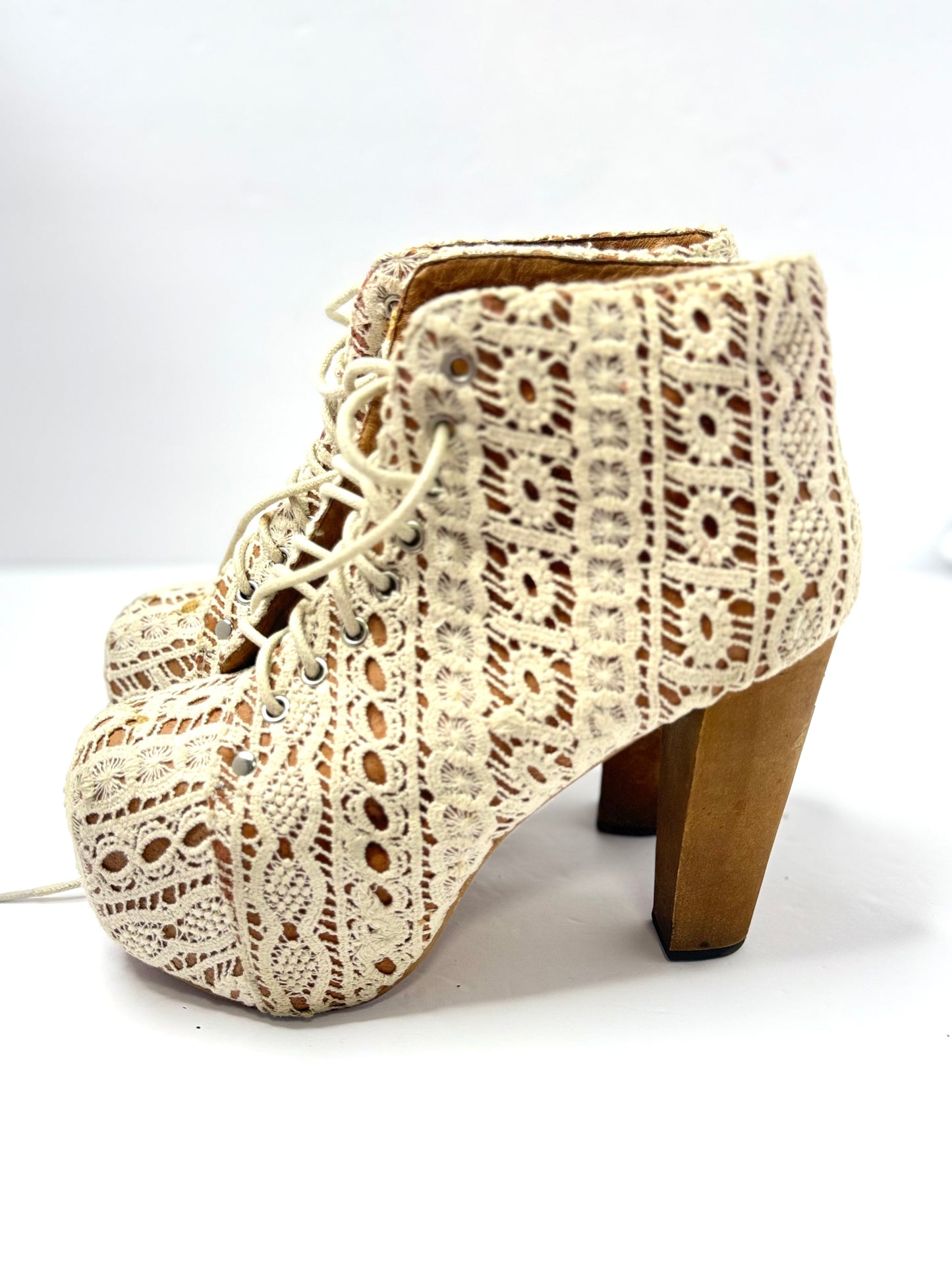 Jeffrey Campbell Ivory Lace Ankle Boots Size 6.5 Lace Up 5" Wooden Chunky Heel