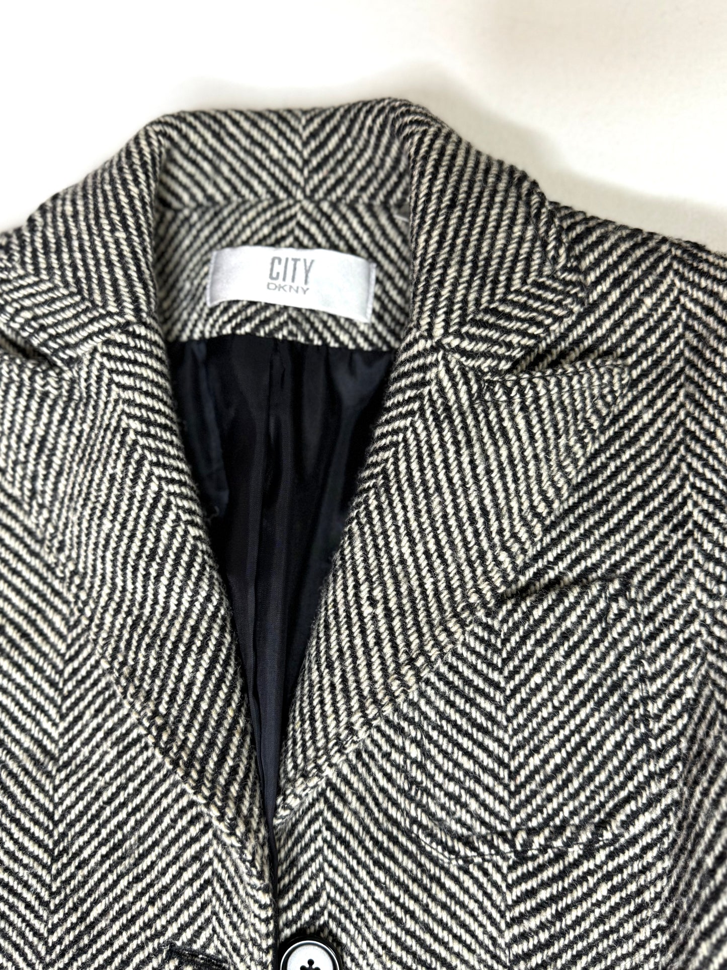 Vintage DKNY City Herringbone Tweed Blazer Gray Wool 3-Button Jacket Size 2