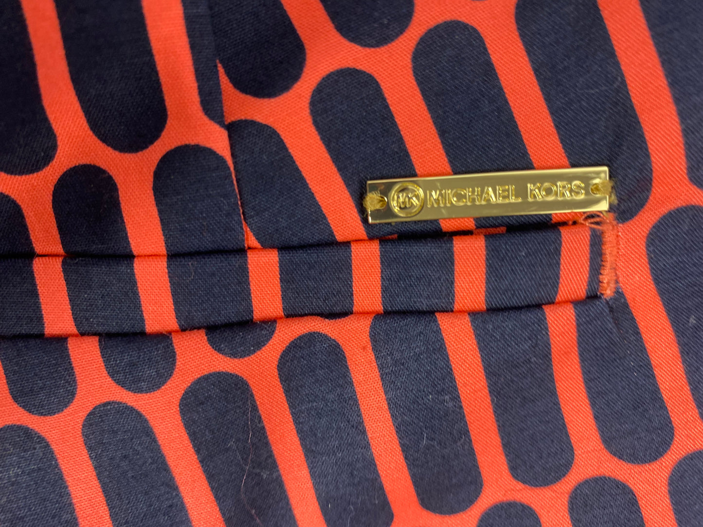 Michael Kors Coral & Navy Geometric Print Cotton Twill Short Shorts – Size 4