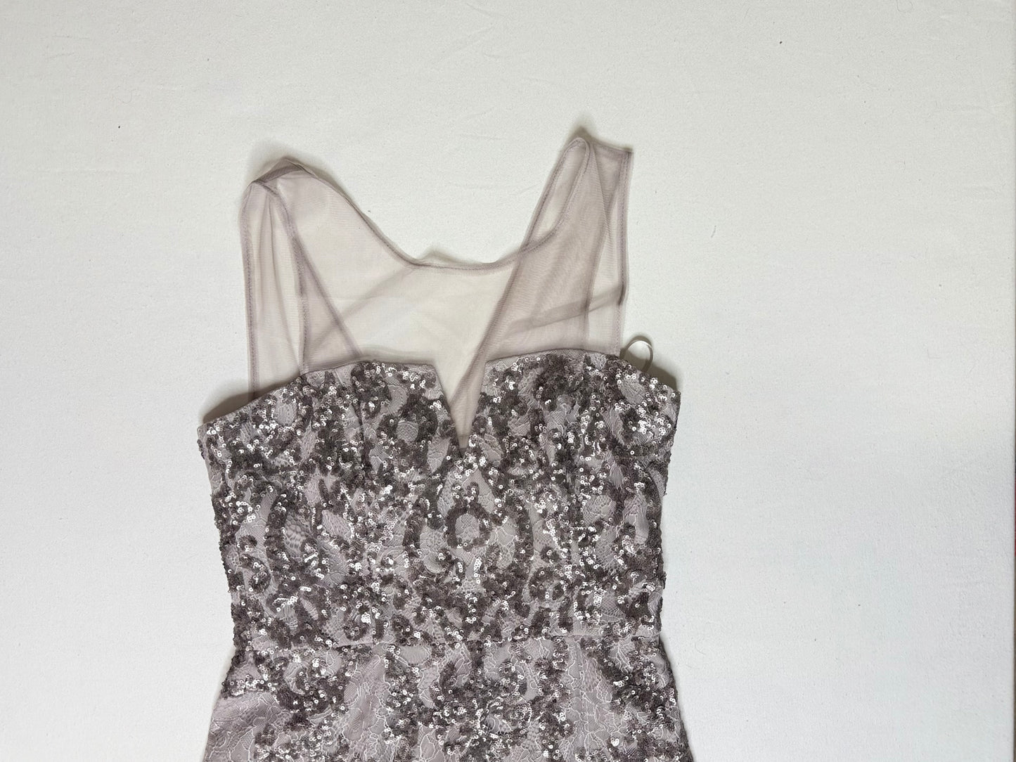 BCBGMAXAZRIA Abigail Sequin Lace Cocktail Mini Dress Gray Silver Size 6