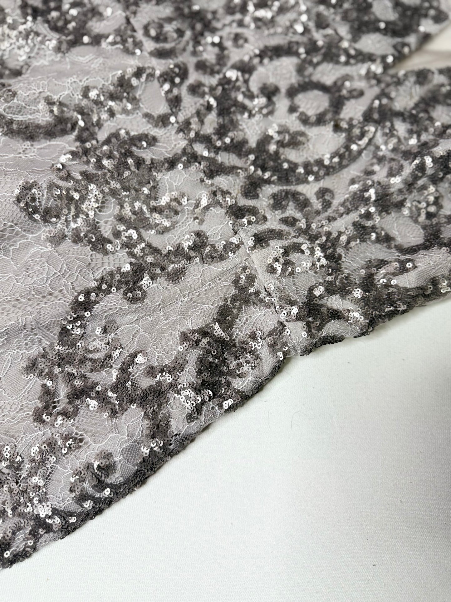 BCBGMAXAZRIA Abigail Sequin Lace Cocktail Mini Dress Gray Silver Size 6
