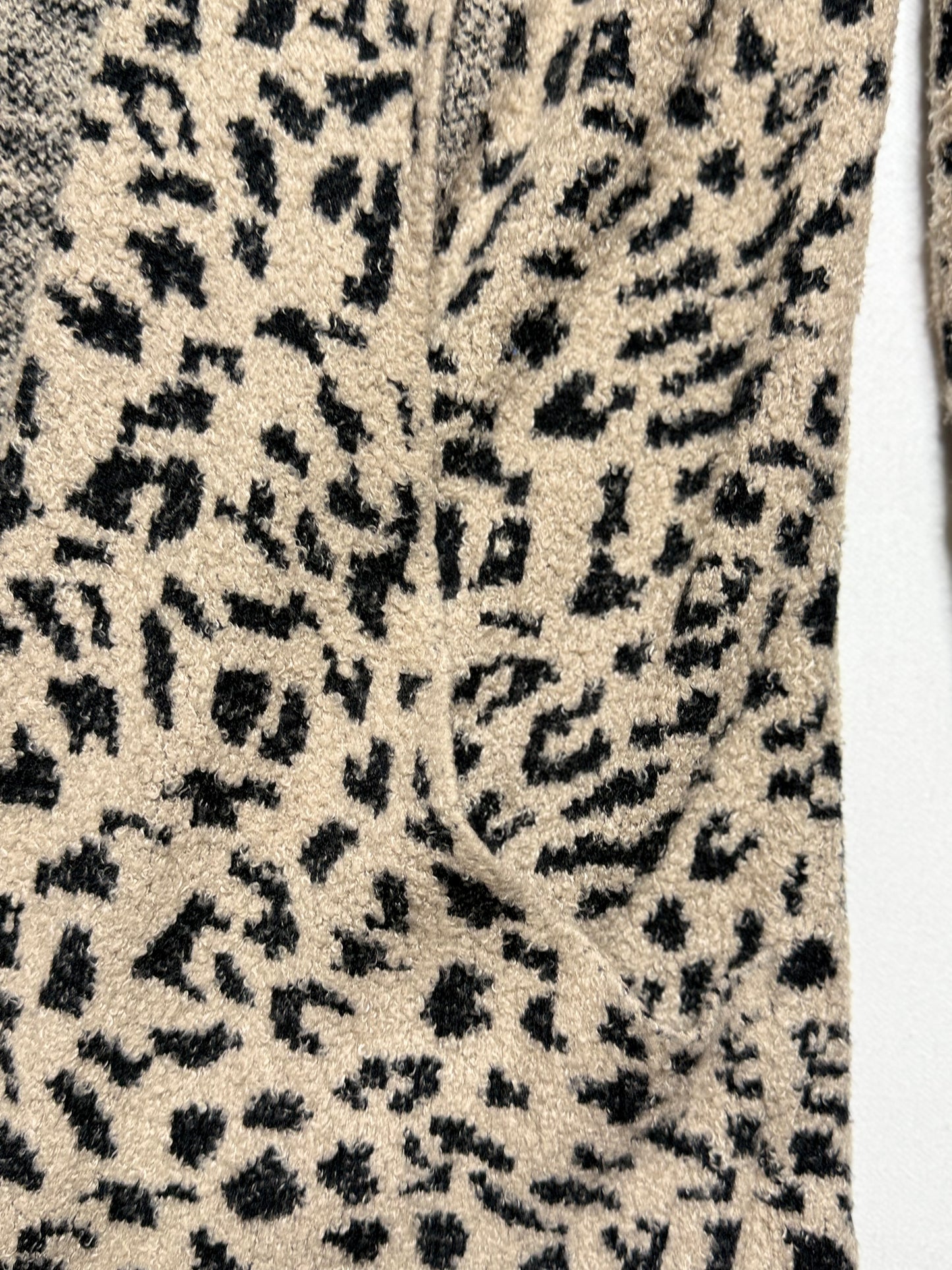 Rachel Zoe Cheetah Print Long Sleeve Sweater with Front Pockets Size XS