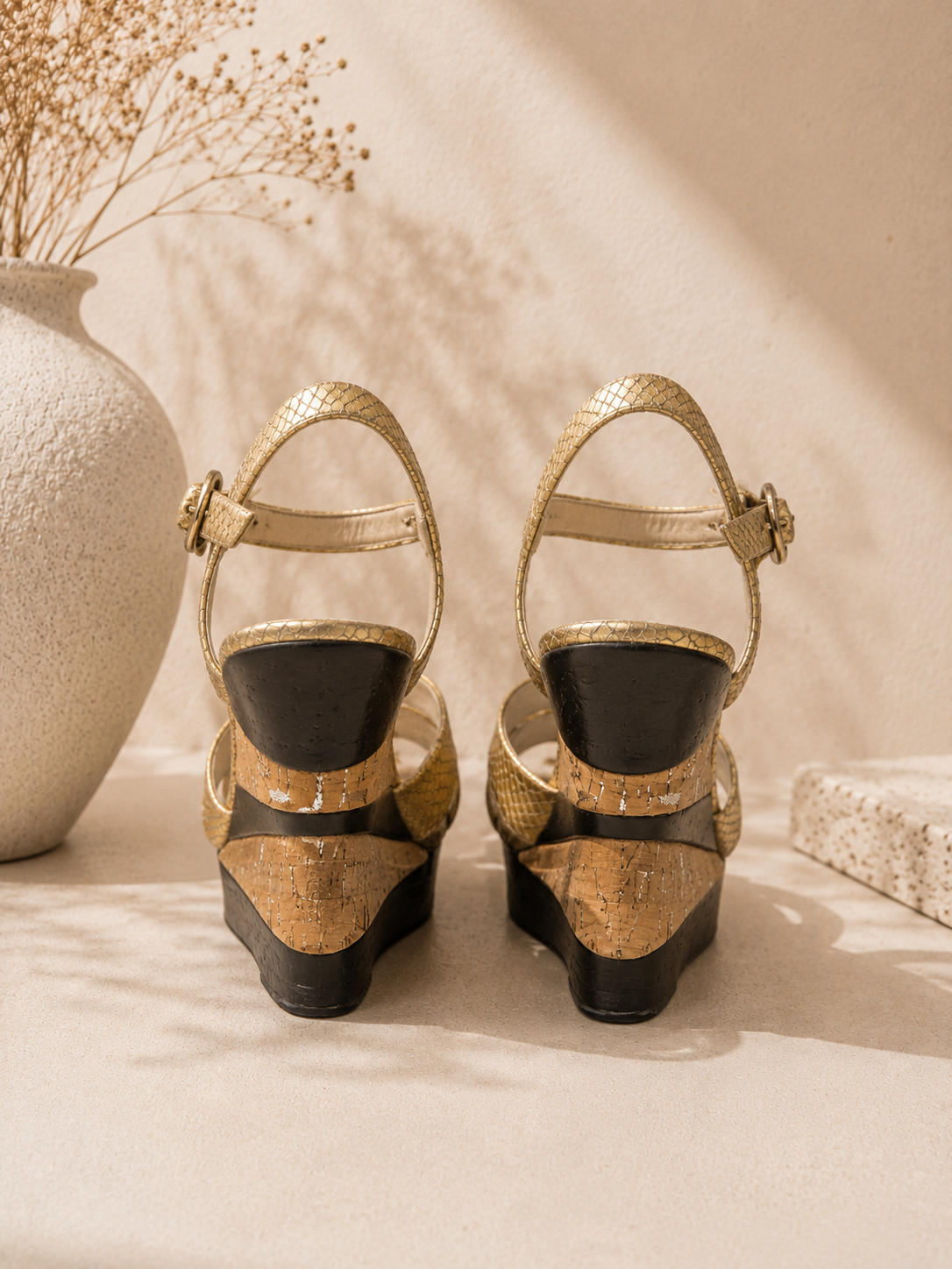 Alice + Olivia Gold Snakeskin Embossed Wedge Strappy Sandals Size 6.5