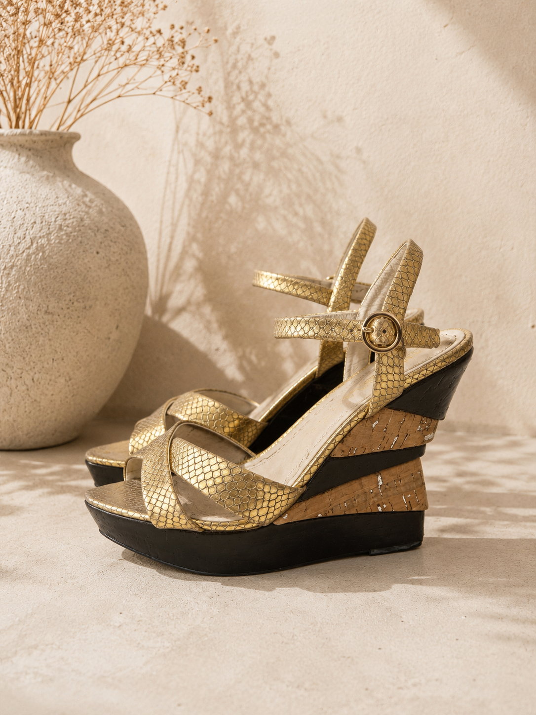 Alice + Olivia Gold Snakeskin Embossed Wedge Strappy Sandals Size 6.5