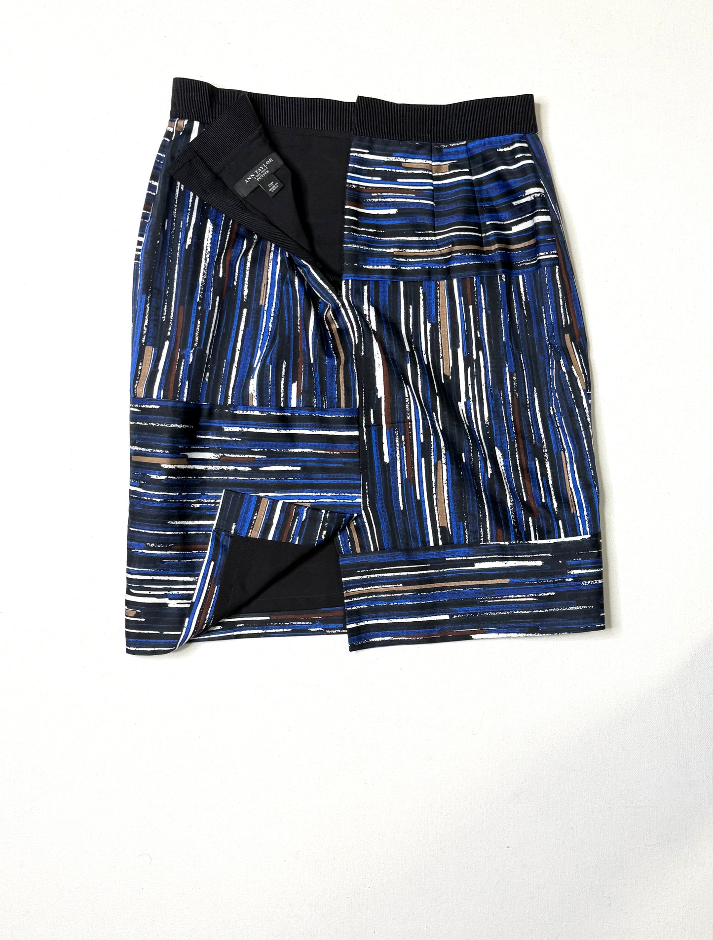 Ann Taylor Abstract Pencil Skirt in Navy, Black and Tan Size 2