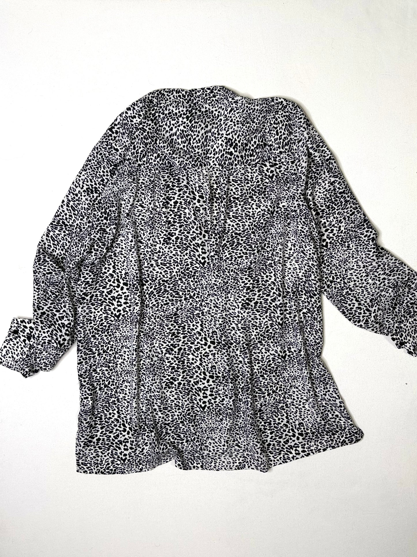 Rachel Zoe XL Black White Animal Print Blouse NWT Collared Button Front