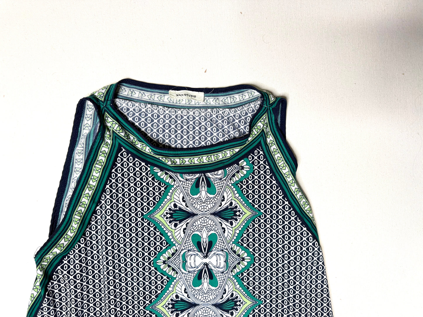 Max Studio Sleeveless Shift Dress Geometric Print Green Blue Black Stretch Knit Women’s Small