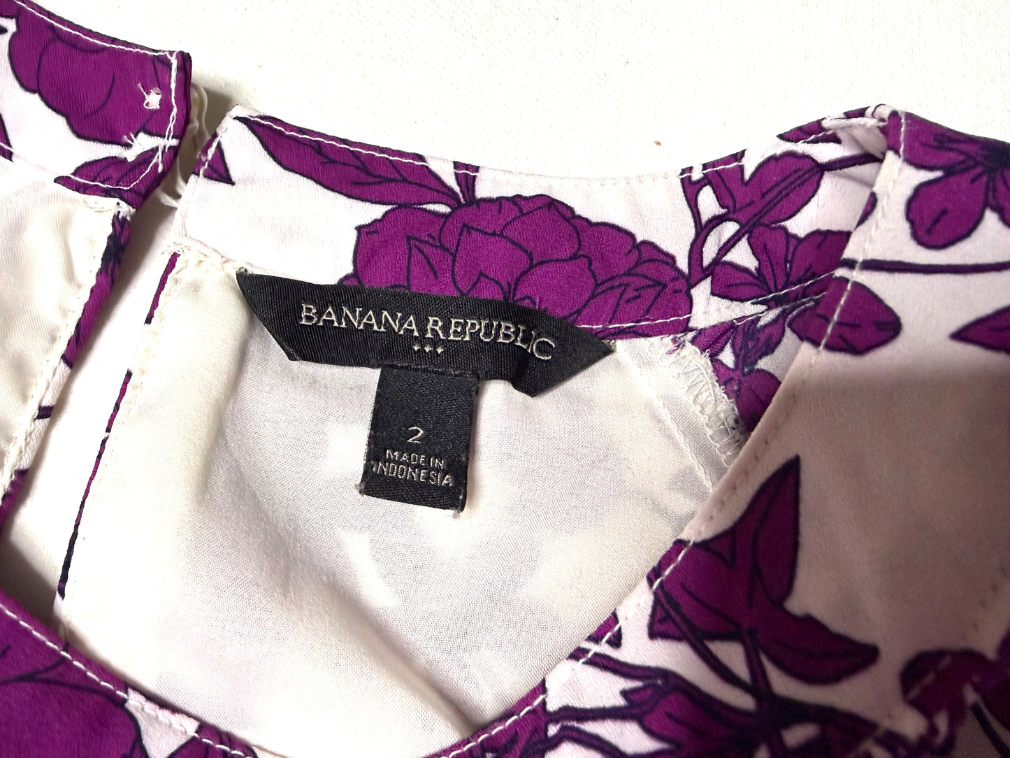 Banana Republic Floral Dress Purple & White Fit & Flare Smocked Sleeves Size 2