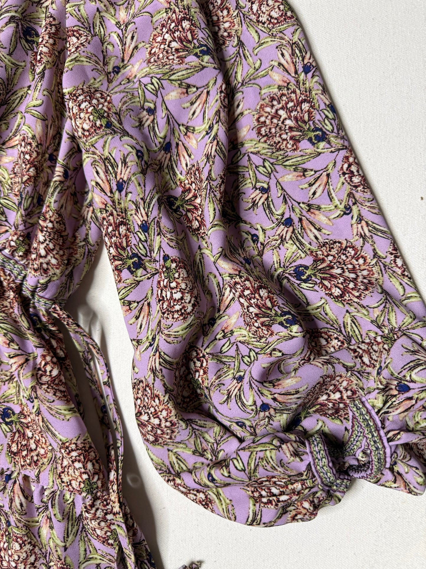 Max Studio London Floral Wrap Dress L Lavender Boho Long Sleeve Ruffle Hem