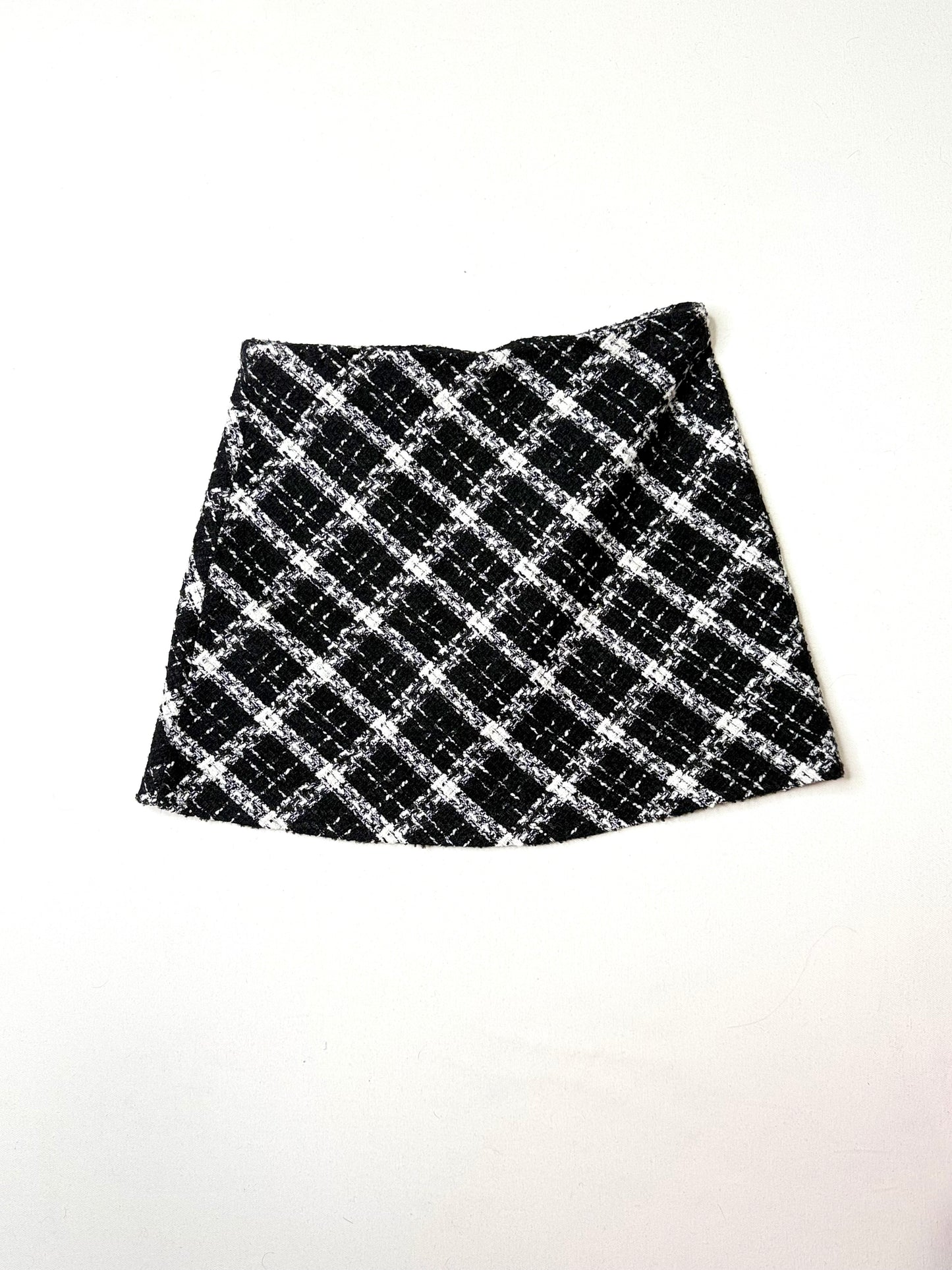ZARA Black & White Tweed Plaid Mini Skirt – Classic A-Line Winter Skirt, Size M