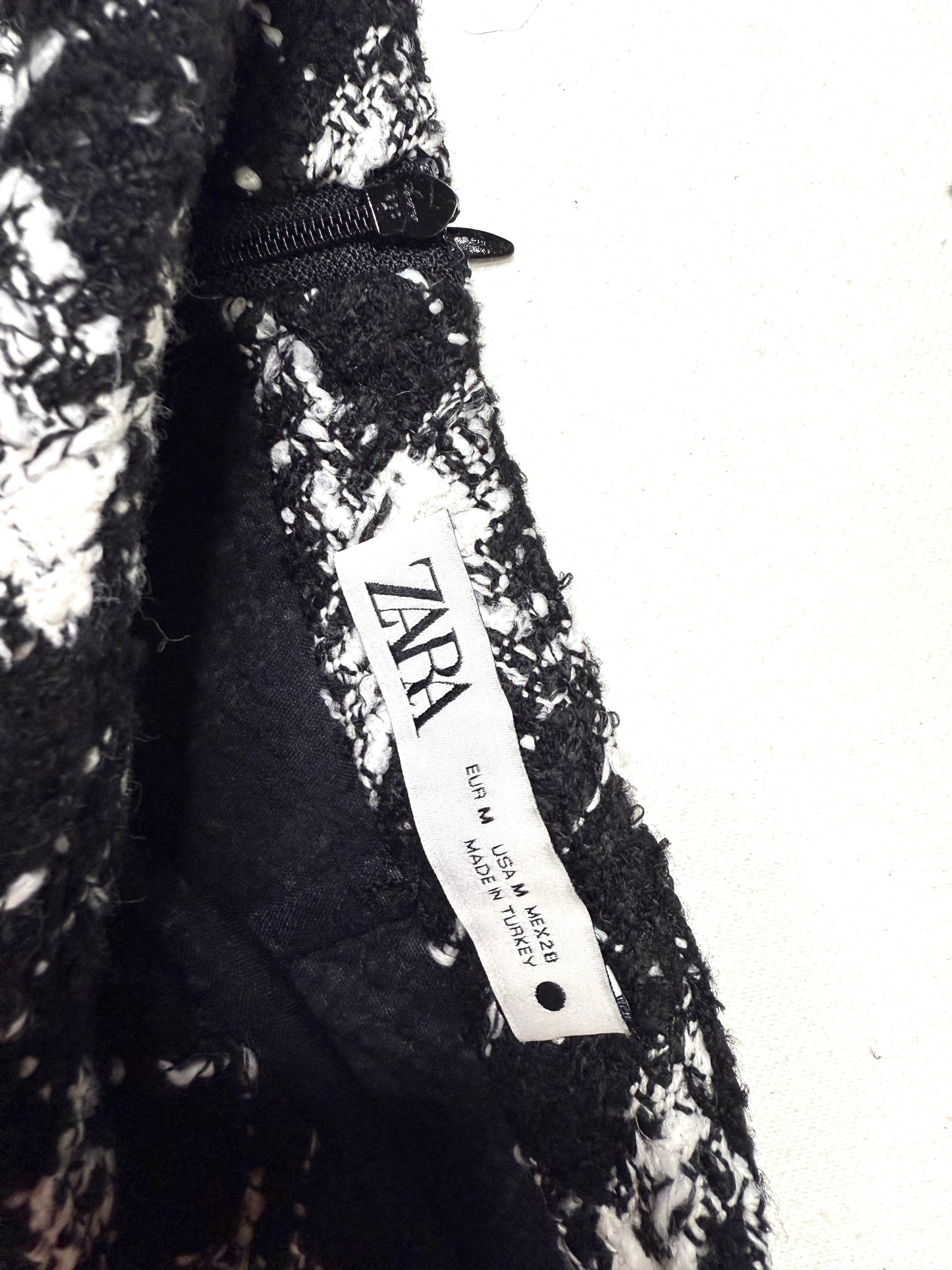 ZARA Black & White Tweed Plaid Mini Skirt – Classic A-Line Winter Skirt, Size M