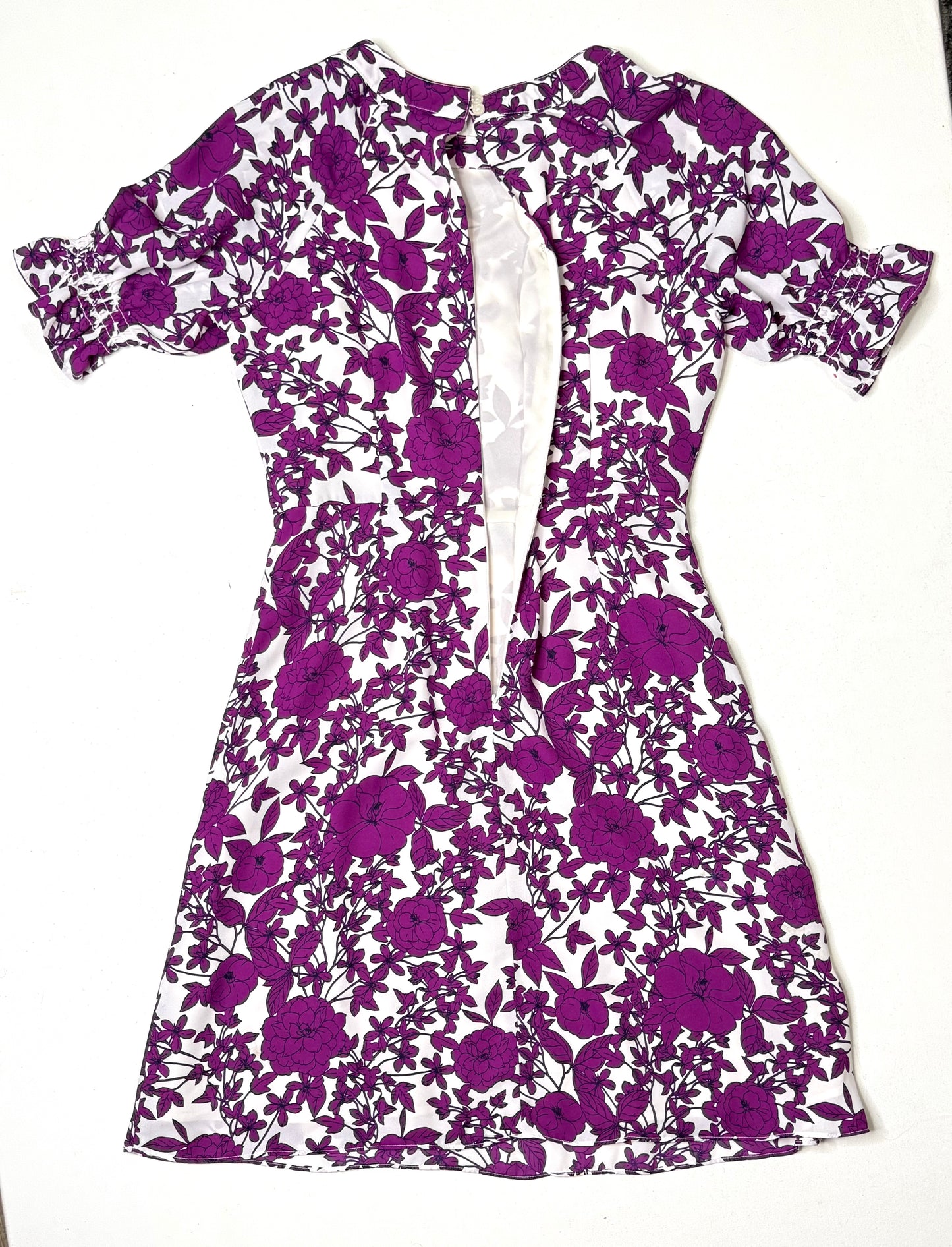 Banana Republic Floral Dress Purple & White Fit & Flare Smocked Sleeves Size 2
