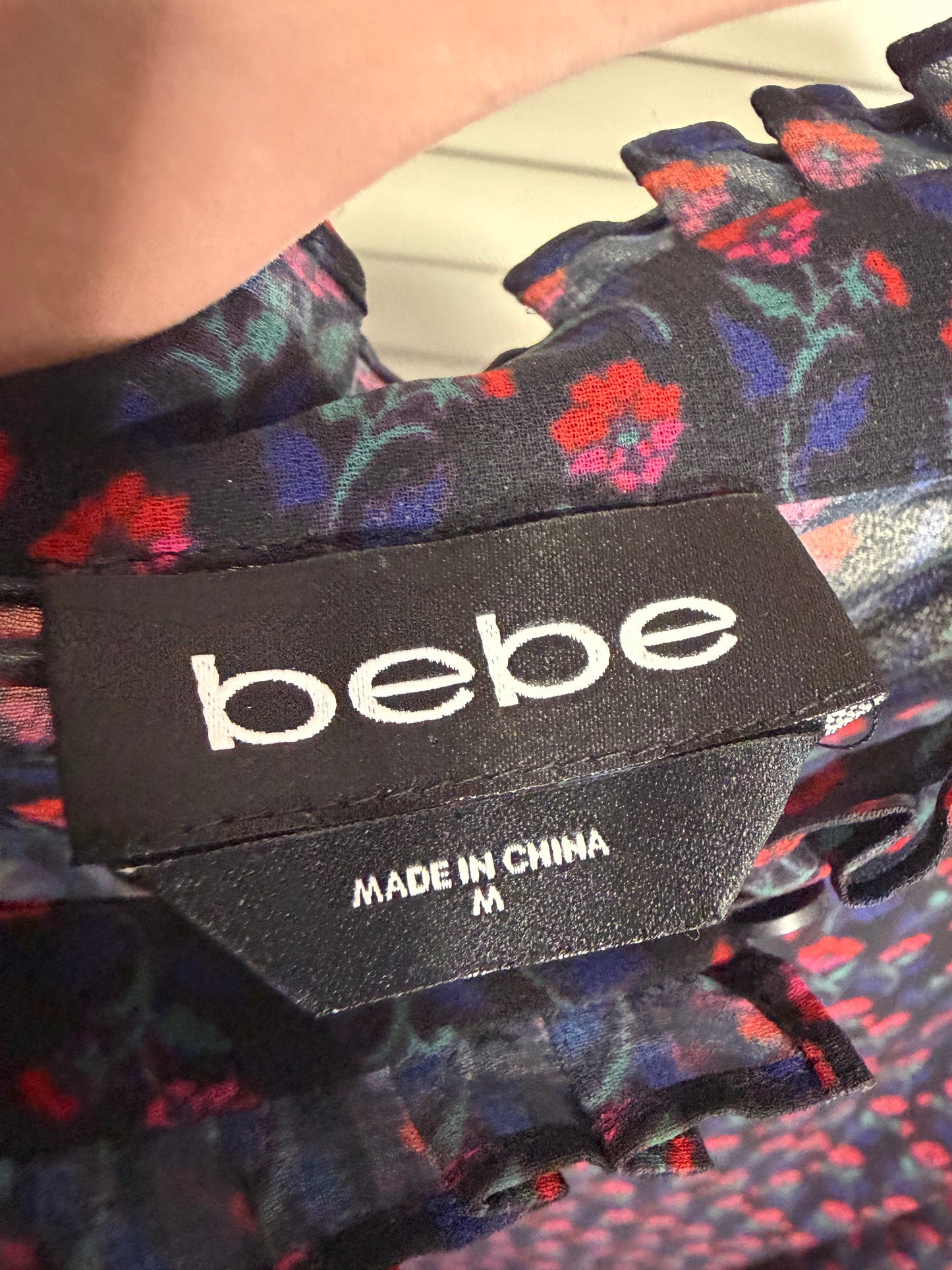 Bebe Sheer Ruffle Sleeve Blouse Navy Red Floral High Neck Romantic Top Size Medium