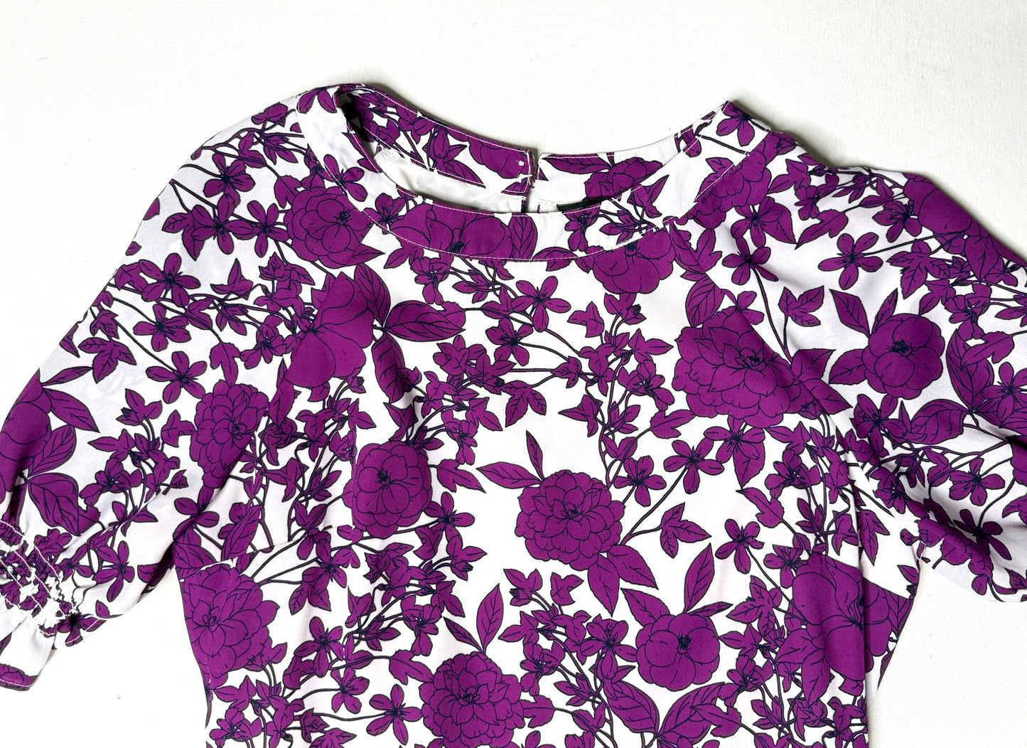 Banana Republic Floral Dress Purple & White Fit & Flare Smocked Sleeves Size 2