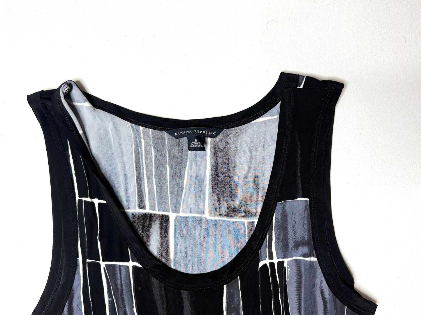 Banana Republic Black Gray Abstract Print Sleeveless Shift Dress Size S Rayon Modern Geometric Dress