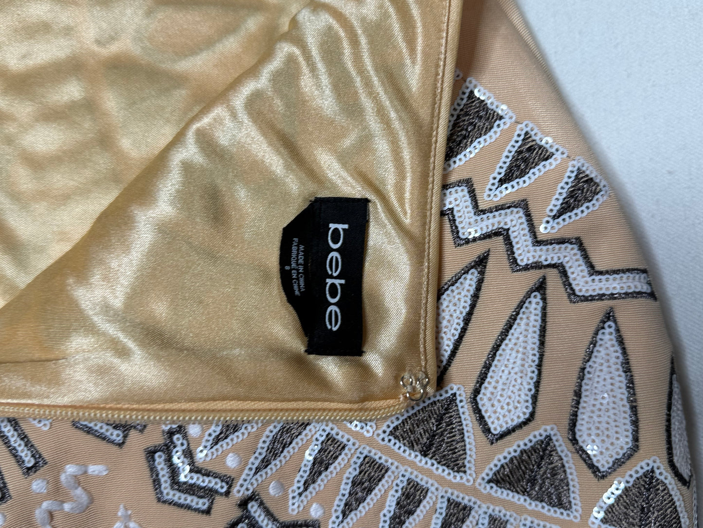 Bebe Nude Sequin Beaded Mini Skirt Size 8 Geometric Tribal Bodycon Party Glam