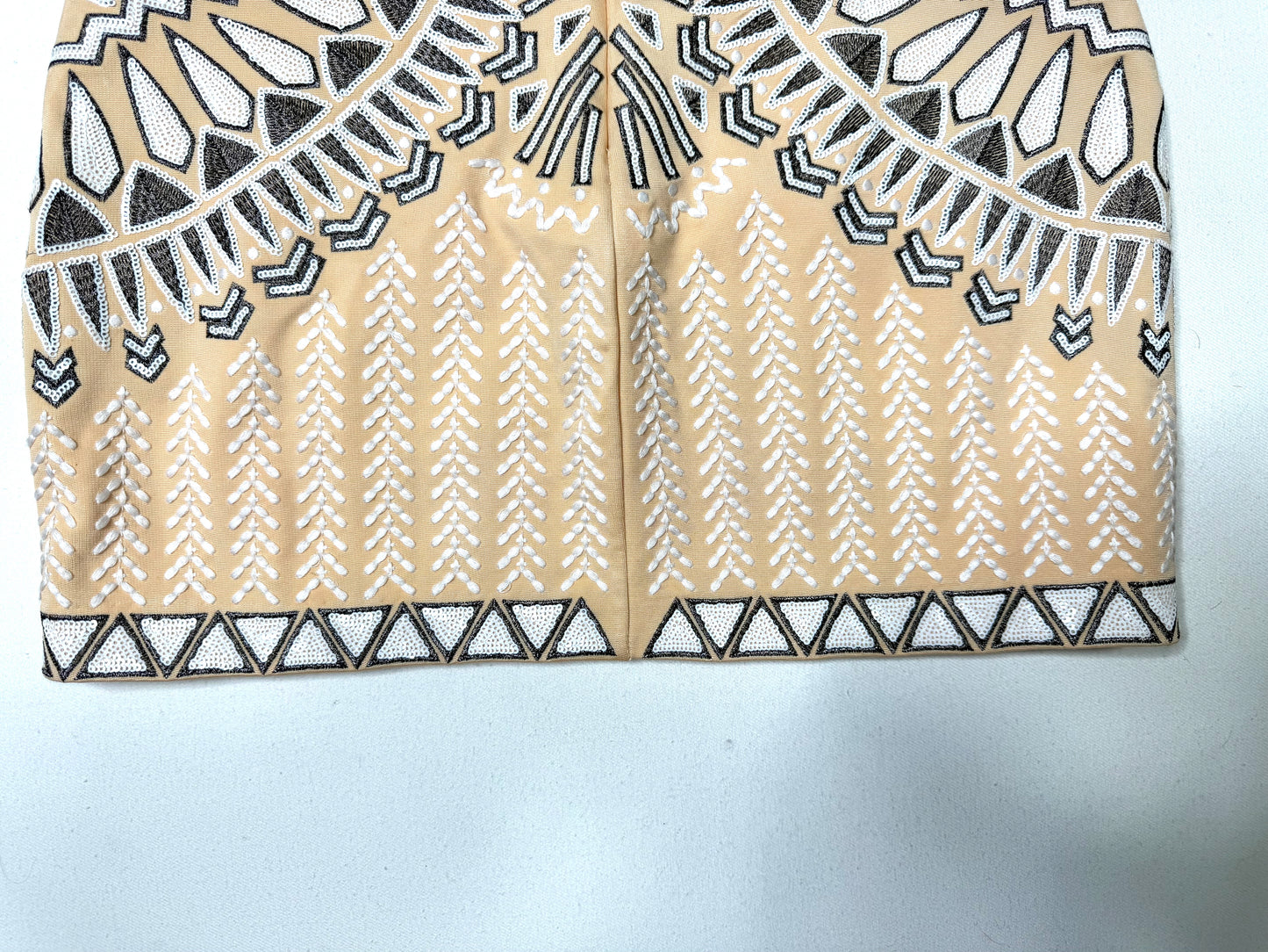 Bebe Nude Sequin Beaded Mini Skirt Size 8 Geometric Tribal Bodycon Party Glam