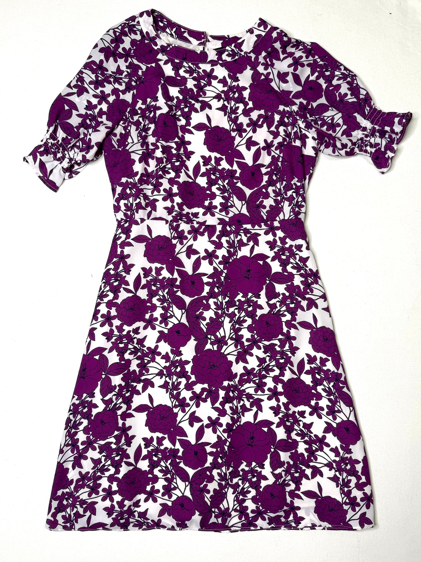 Banana Republic Floral Dress Purple & White Fit & Flare Smocked Sleeves Size 2