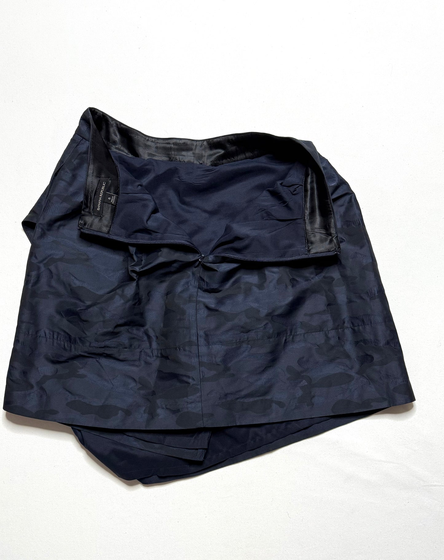 Banana Republic Black Blue Camo Asymmetric Eddy Skirt with Pockets Size 8