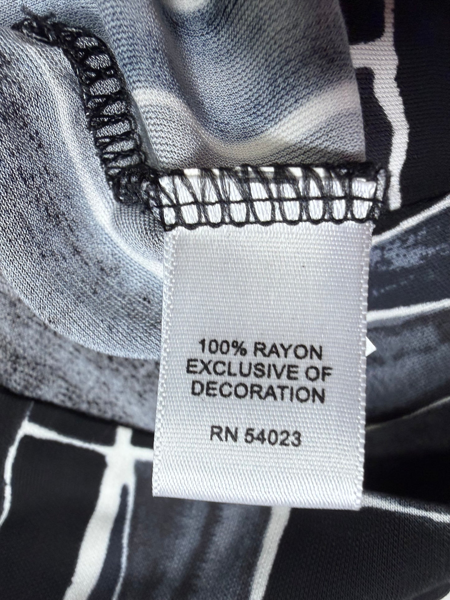 Banana Republic Black Gray Abstract Print Sleeveless Shift Dress Size S Rayon Modern Geometric Dress