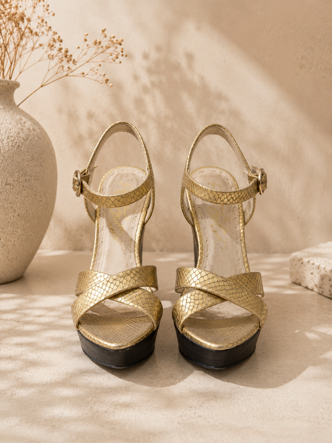 Alice + Olivia Gold Snakeskin Embossed Wedge Strappy Sandals Size 6.5