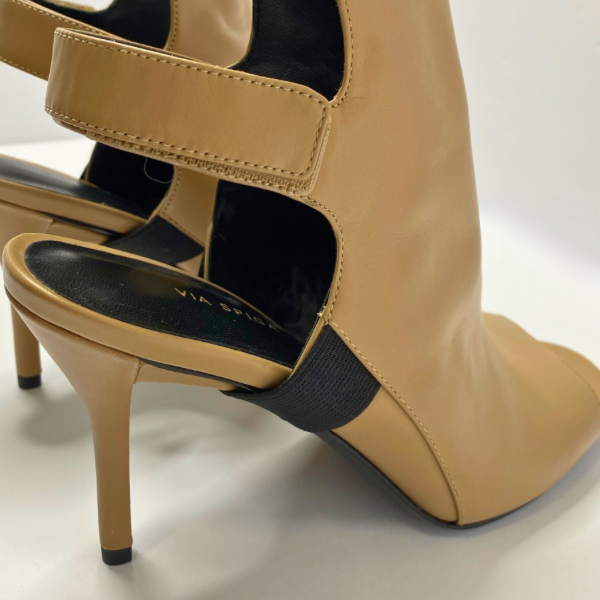 Via Spiga Camel Leather Open-Toe, Open-Heel Booties – Size 6.5