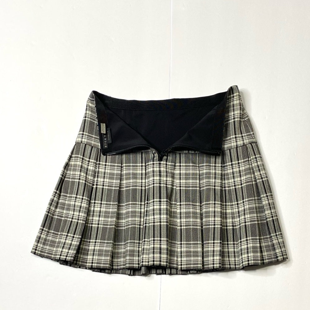 Alice + Olivia Gray and White Pleated Skater Mini Skirt