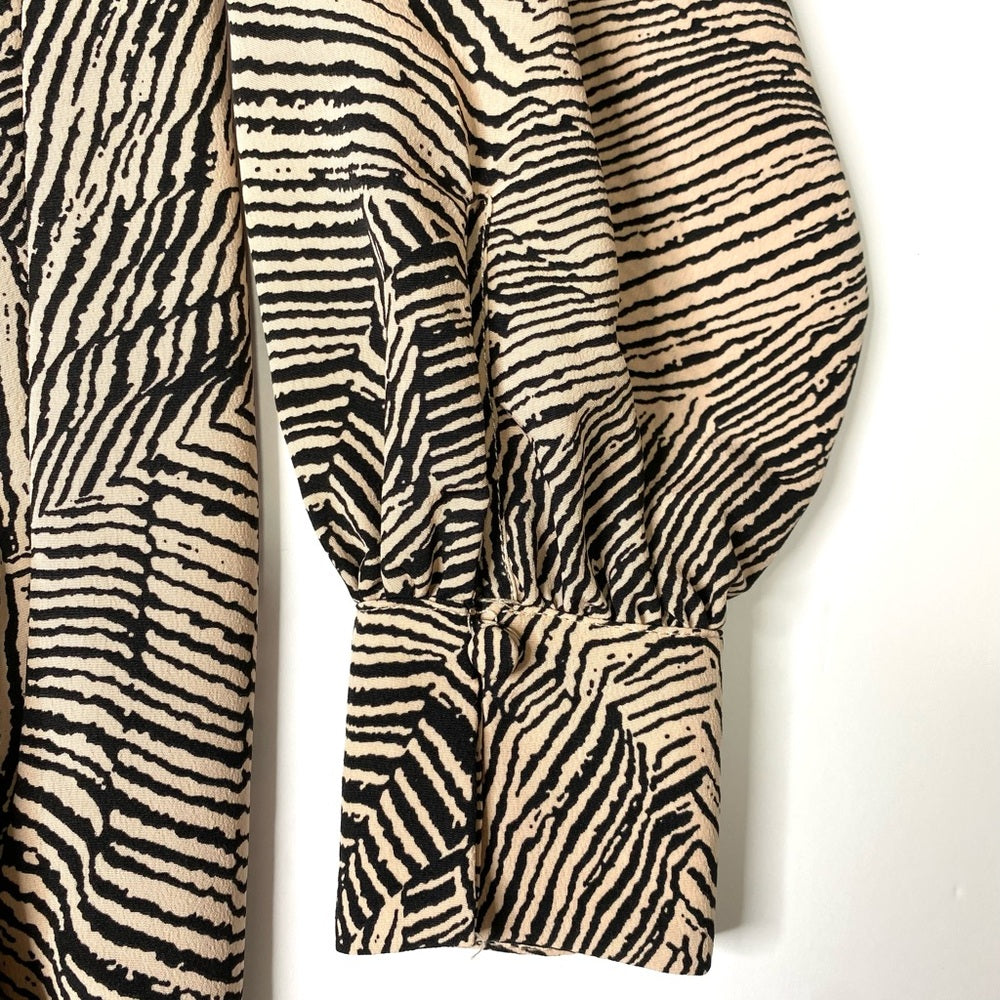 Top Shop Long Sleeve Blouse Size 4 | Animal Print | Bow Tie Waist Belt
