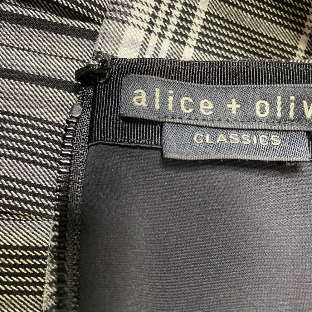 Alice + Olivia Gray and White Pleated Skater Mini Skirt